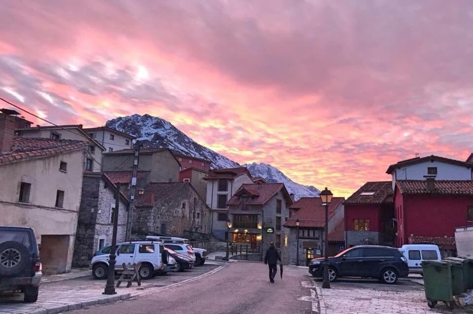 Hotel Rural Pena Castil Sotres Eksteriør billede